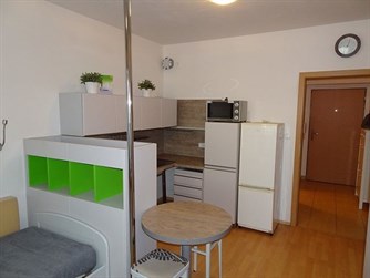 Pronájem bytu 1+kk s lodžií, Lázně Bohdaneč, ul. Za Pivovarem